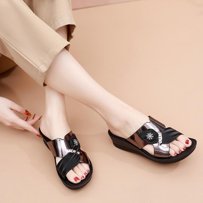 New Summer Women's Slippers Thick-Soled Anti-Slip Beach Shoes for Middle-Aged and Elderly Ladies