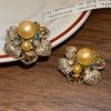 Französische Klassische Vintage Inlaid Diamanten Blume Imitation Perlen Ohrringe für Damen Mode Persönlichkeit Ohrring Schmuck Zubehör