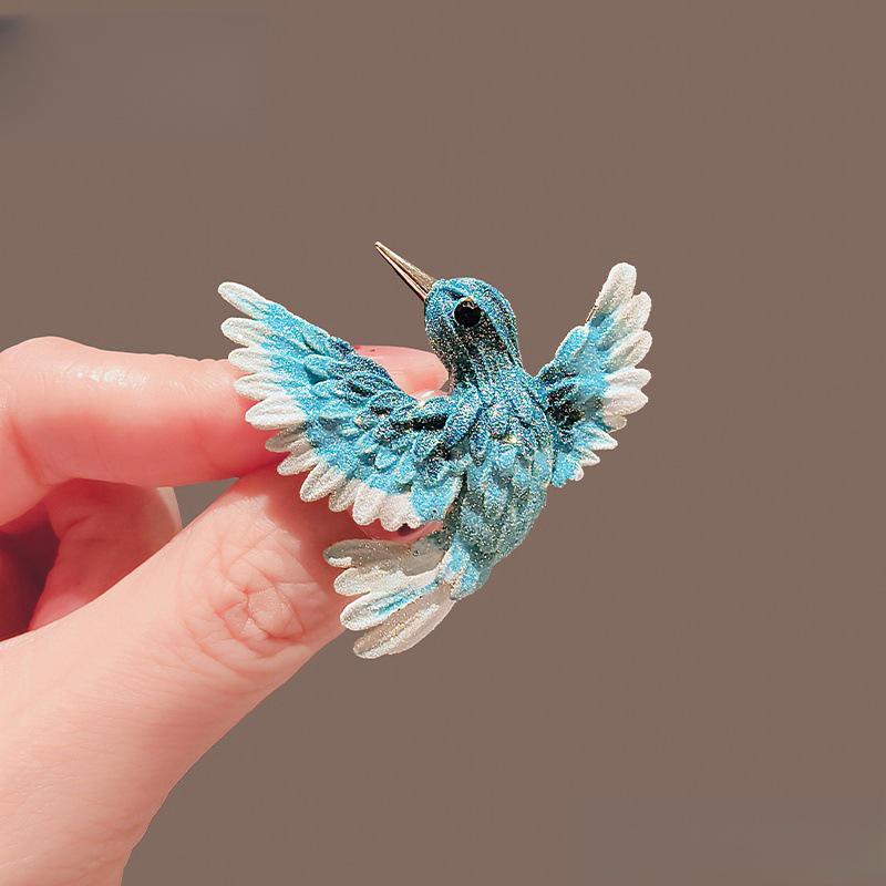 2025 Elegant Deer Brooch with Cat's Eye Rhinestone for Suit or Clothing Accessory