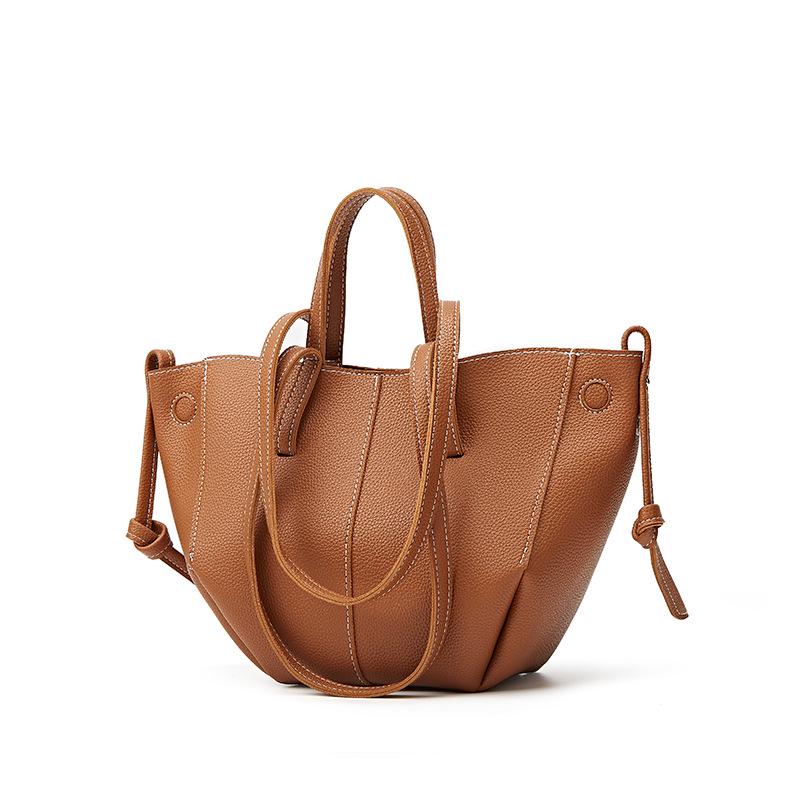 

Стильная женская сумка-тоут большого объема от французского дизайнера, новая текстура 2025, на плечо