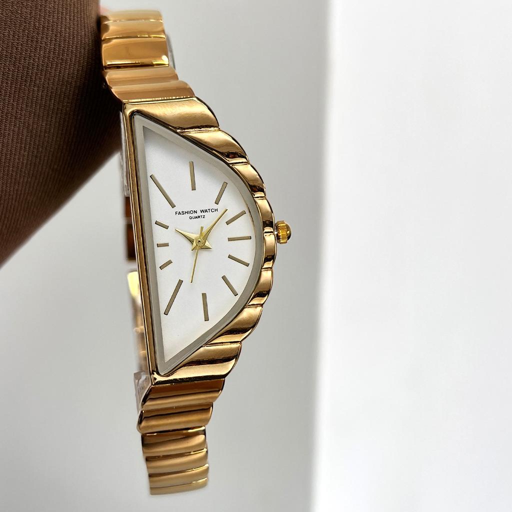 Creatief Dames Quartz Horloge Simpel En Casual, Armband Horloge Niche Ontwerp Waterdicht Horloge Dames Licht Luxe Niche