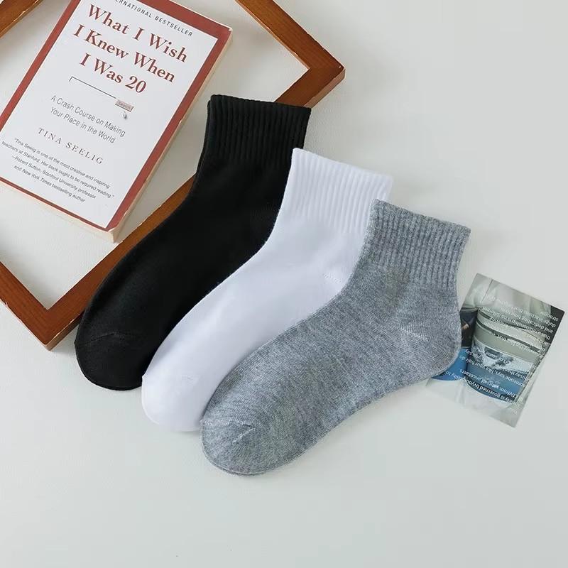 10 Pairs Men‘s Solid Color Mid-Calf Socks Breathable Comfort Sports Casual Work Socks White Black All Seasons EU 37-44 US 6-12