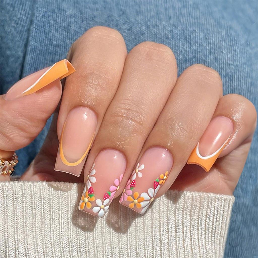 24Pcs Press on Nail French Manicure Nail Accesories Strawberry Design Stick on Nail for Trendsetters and Nail Art Lover