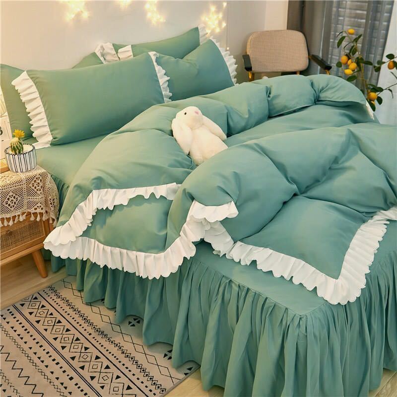 Net Red Korean Princess Style Bettrock Vierteiliger Bettbezug mit Herzspitze für Mädchen Studentenwohnheimbettwäsche