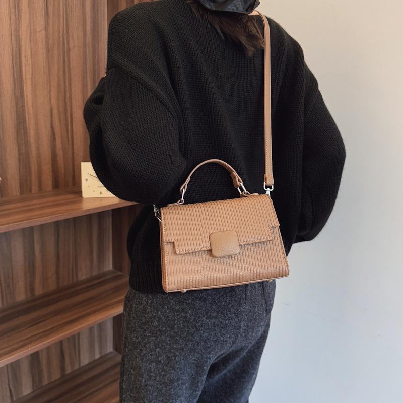 Premium small bag 2025 new women's bag winter popular messenger bag fashion portable small square bag