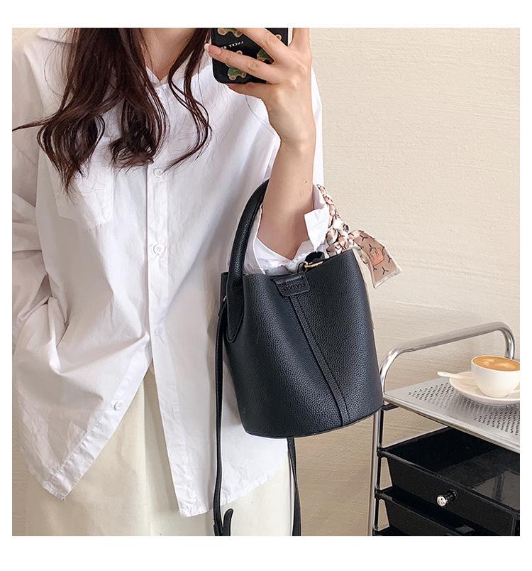 Lychee Pattern Soft Leather Handbag Bag Women's Summer New Popular One-shoulder Messenger Bag Fashion Silk Scarf Bucket Underarm Bag