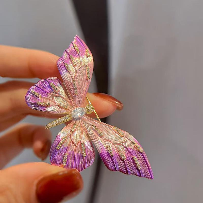 Elegant Retro Gradient Pink-Purple Butterfly Brooch: Enamel Painted, Gold-Plated Copper with Zircon.