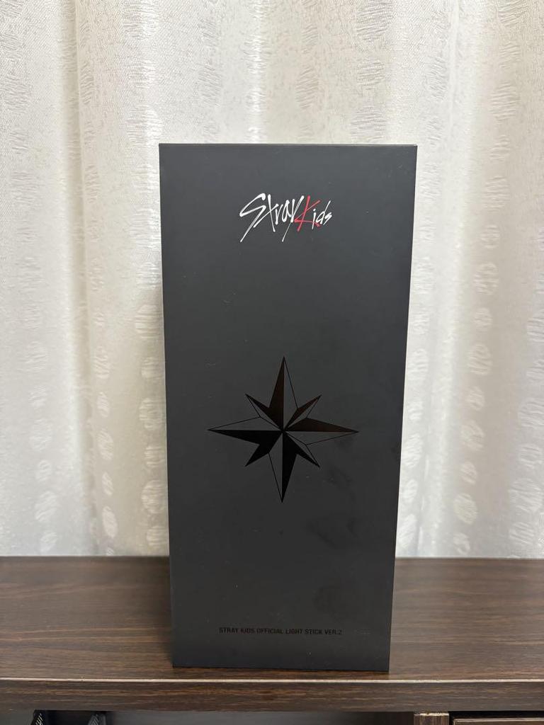 [USED] Stray Kids penlight with autograph card