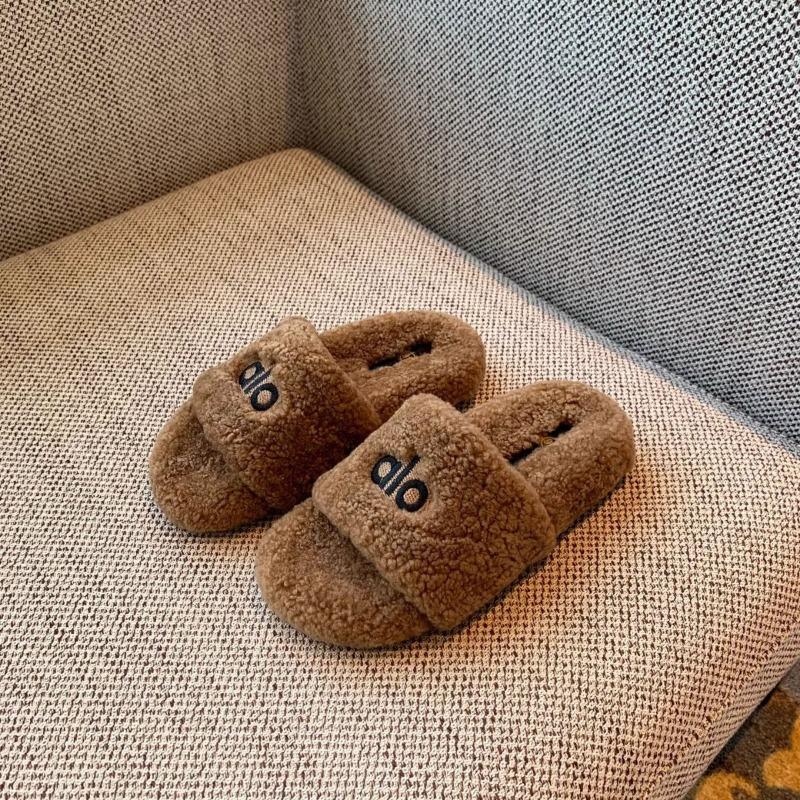 Premium retro letter fluffy slippers women wear new comfortable and light home warm one-word drag