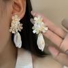 Mori Petal Resin White Flower Fringed Earrings Light Luxury High-End Earrings Atmosphere Ear Clips