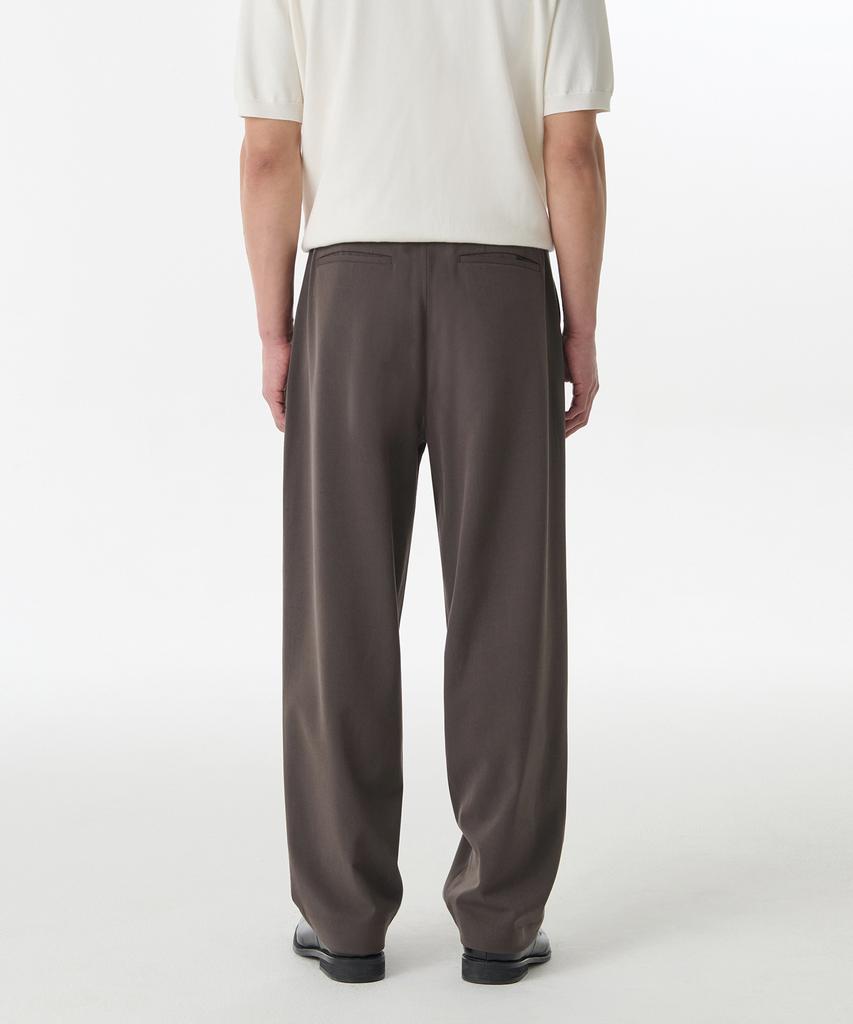 MUSINSA STANDARD One-Tuck Loose Tapered Hidden Banding Slacks [Van Dyke Brown]