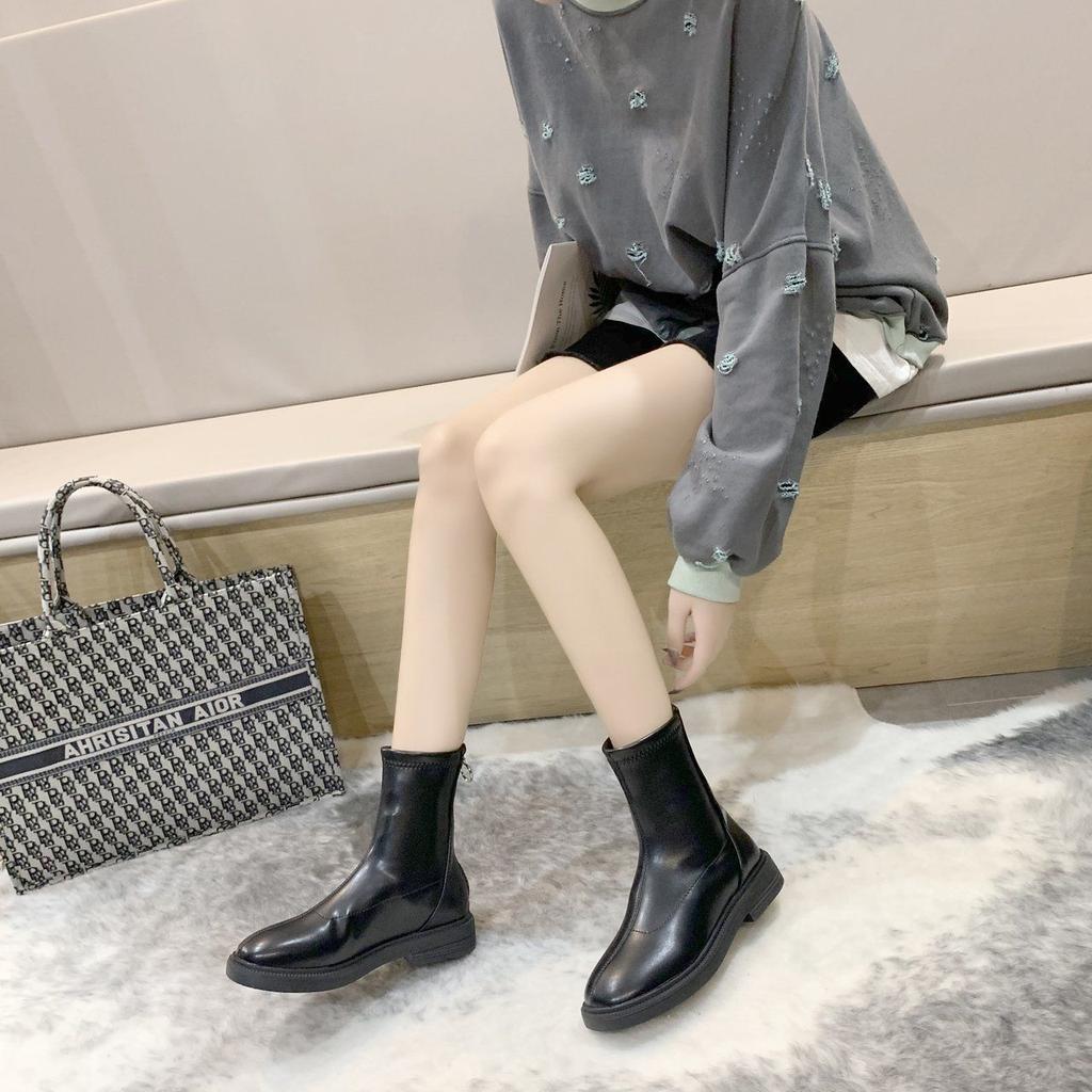 Coarse heel brown short boots solid color round head rear zipper winter flat heel Martin boots 2025 autumn and winter women's low tube seam