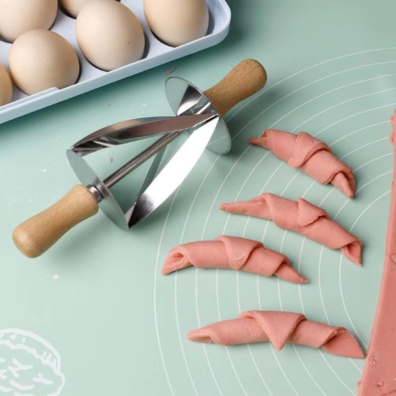 Stainless Steel Rolling Cutter for Making Croissant Bread Wheel Dough Pastry Knife Wooden Handle Baking Kitchen Knife