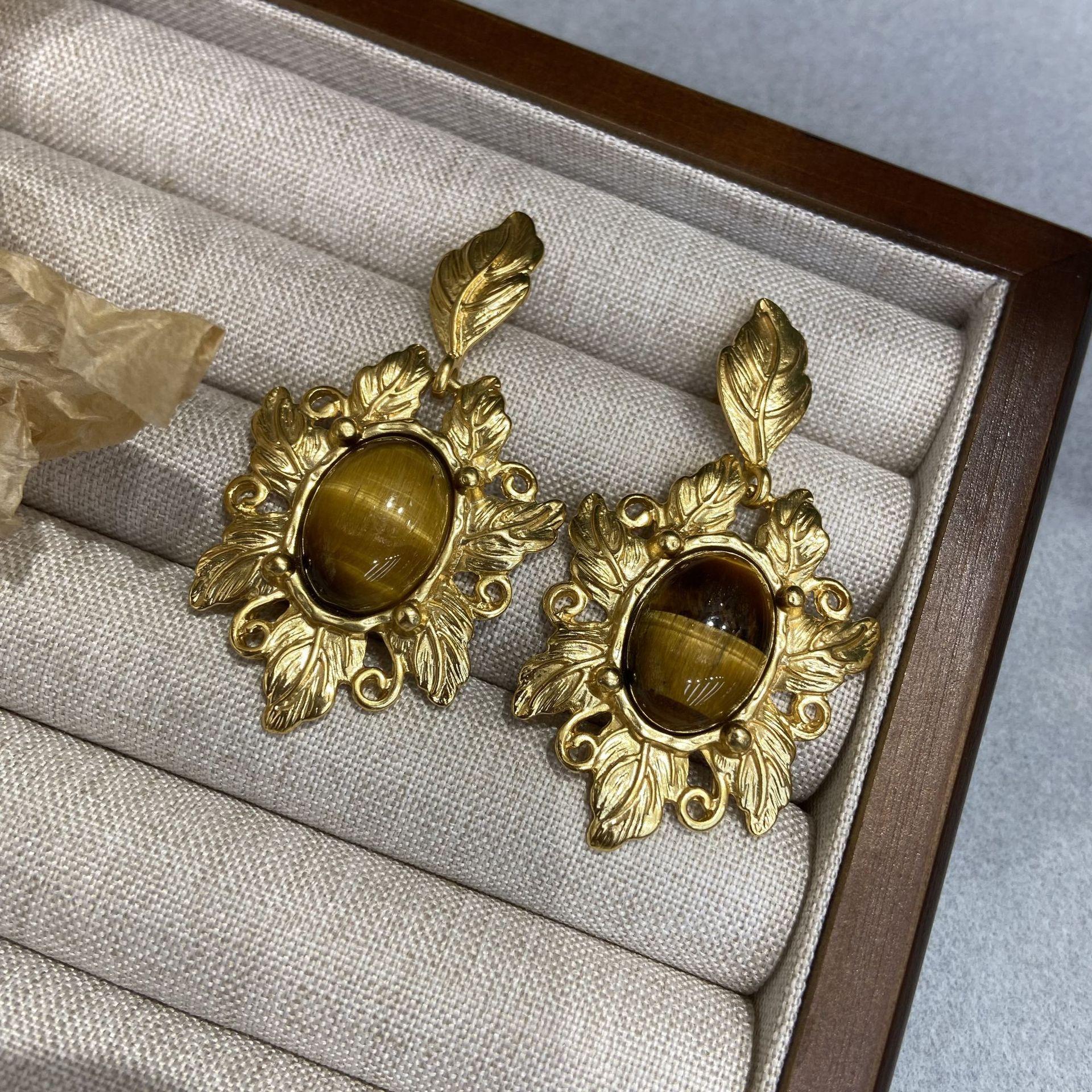 Pattern Natural Stone Flower Earrings French Elegant Vintage Earrings Retro High-End Earrings Women