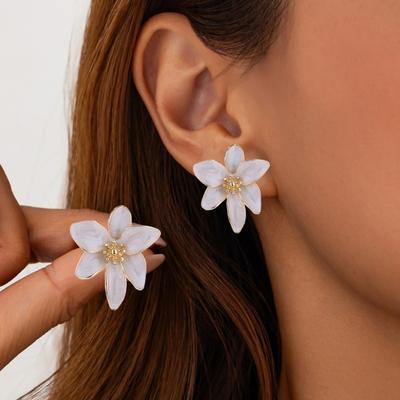 1 Pair Stud Earrings Retro Style Colorful Enamel Flower Shape Ear Studs Shiny Personalized Earrings Jewelry Gift