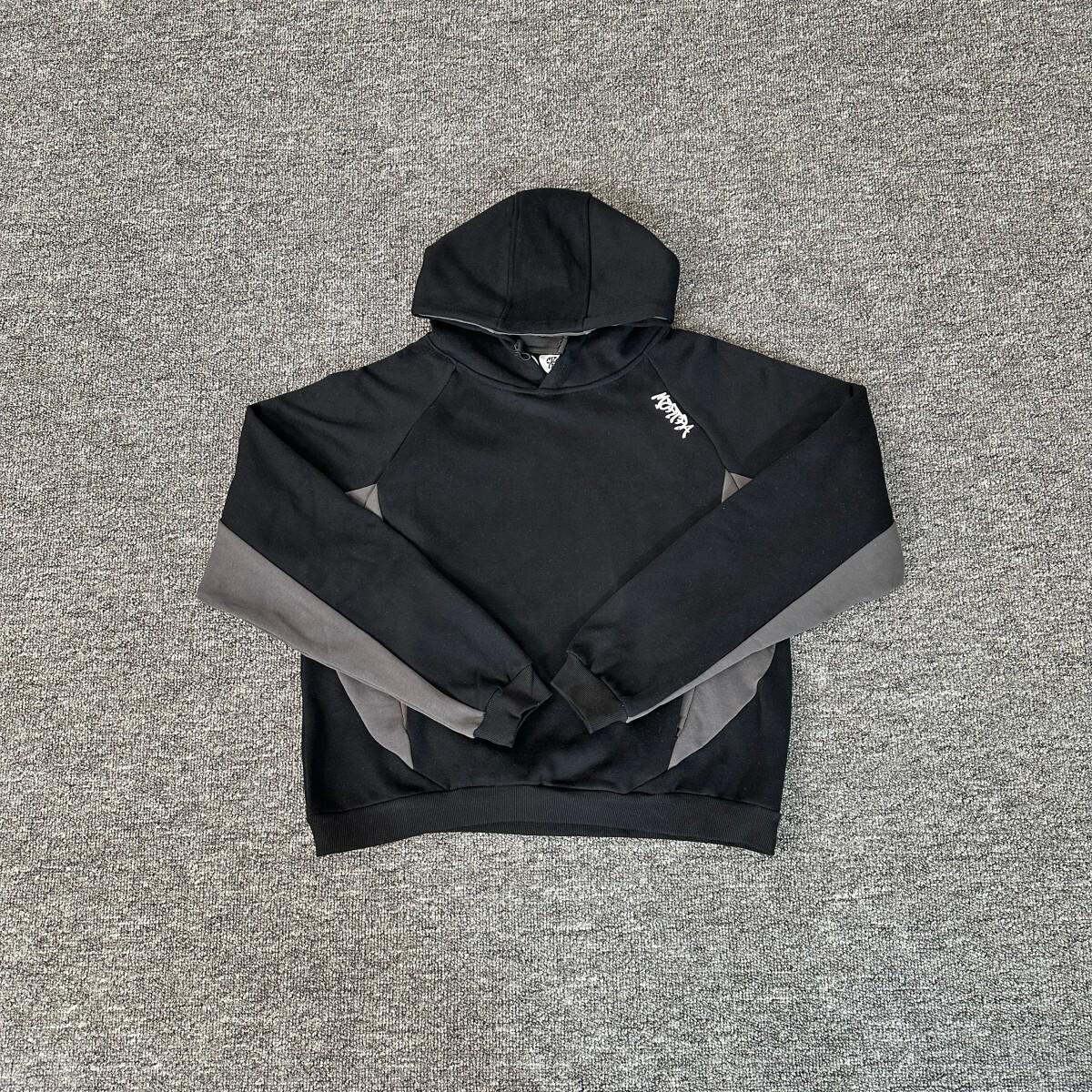 Комплект из унисекс худи с рукавами летучая мышь и свободных брюк Mertra, вышитый бархатный пэчворк - Модный повседневный наряд XL чёрный