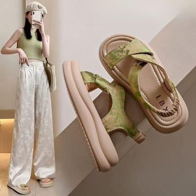 New Casual and Versatile Thick-soled Sports Beach Shoes for Women