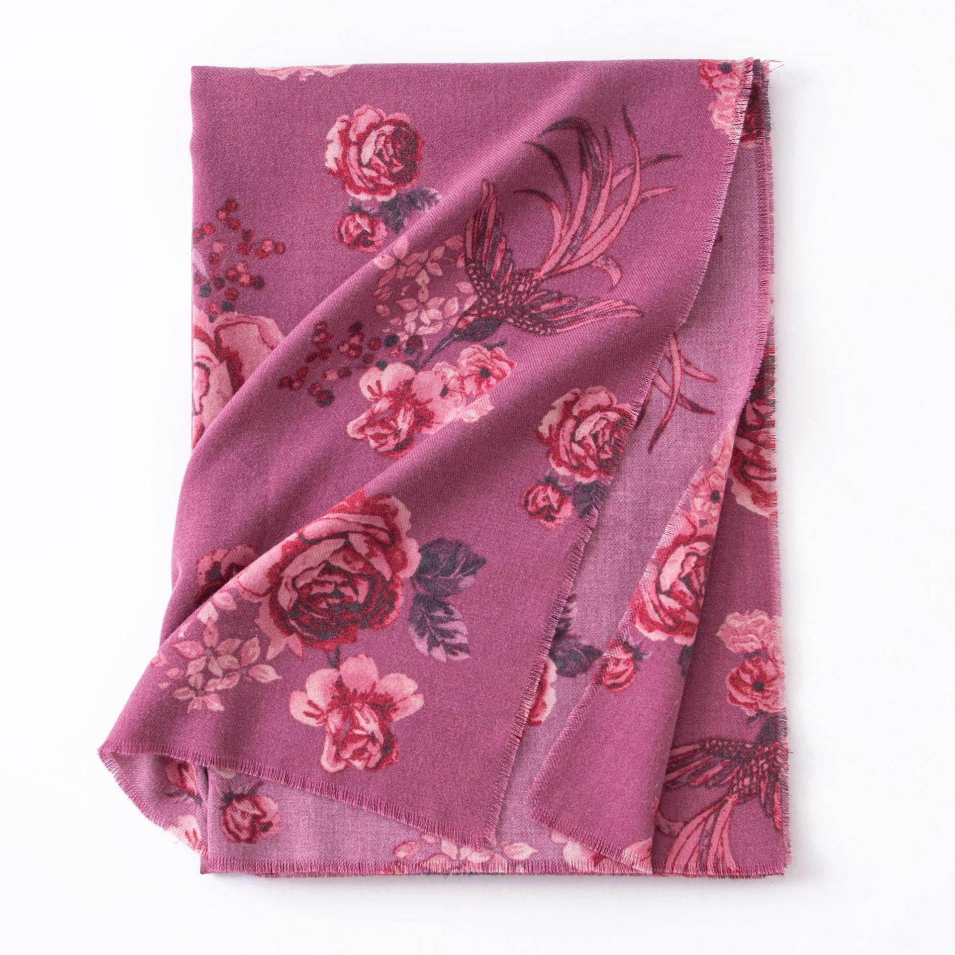 

Scarf Autumn and Winter Rose Print Imitation Cashmere Tassel Shawl European and American New Women s Warm Scarf 65*190cm