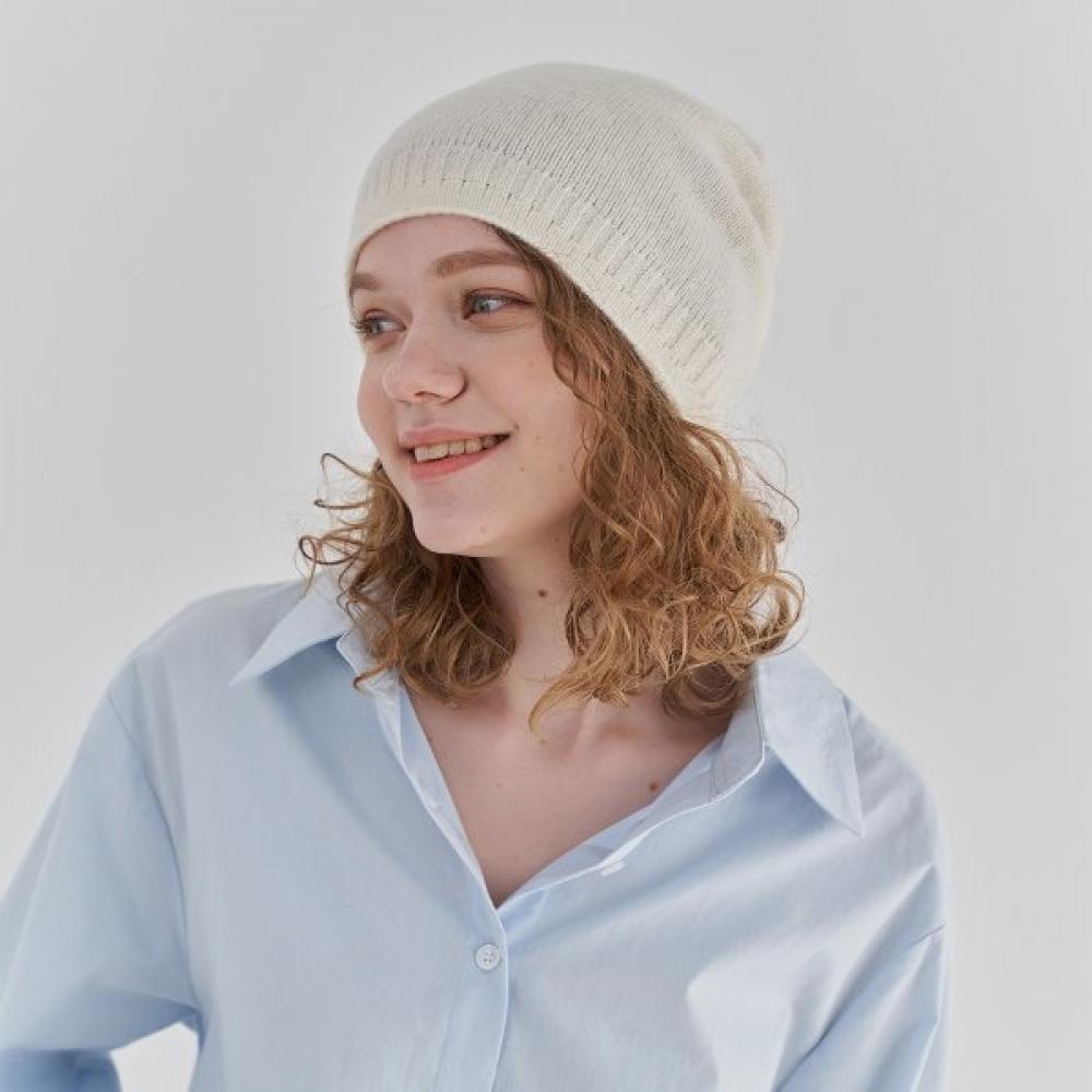 Dal Cashmere 30 Slouch Knit Beanie Ivory