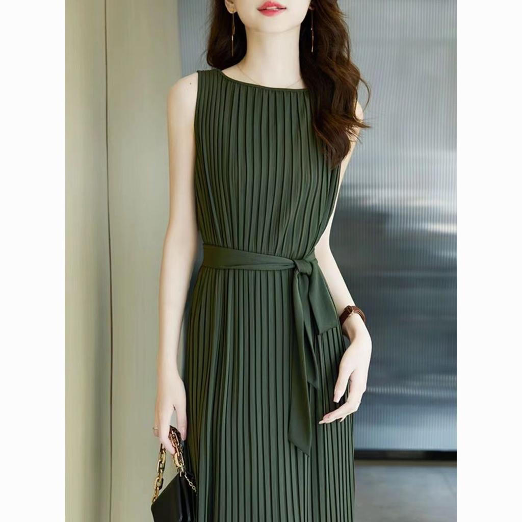 Round neck new pleated loose summer sleeveless temperament long skirt pleated dress with waistband for slimming effect