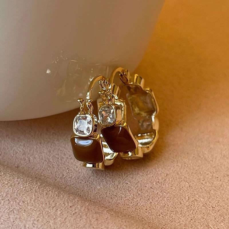 Boucles d'oreilles carrées et boucles d'oreilles style Maillard, design de niche style Hong Kong, boucles d'oreilles exquises de luxe haut de gamme, polyvalentes