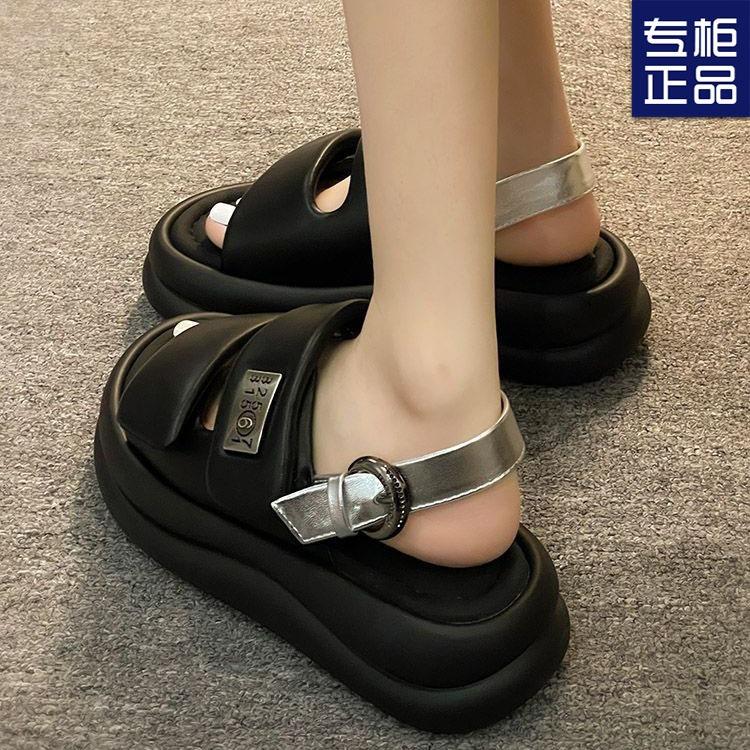 High-end open-toed sandals women's spring 2025 new beach shoes seaside fashion not tired foot muffin Roman shoes
