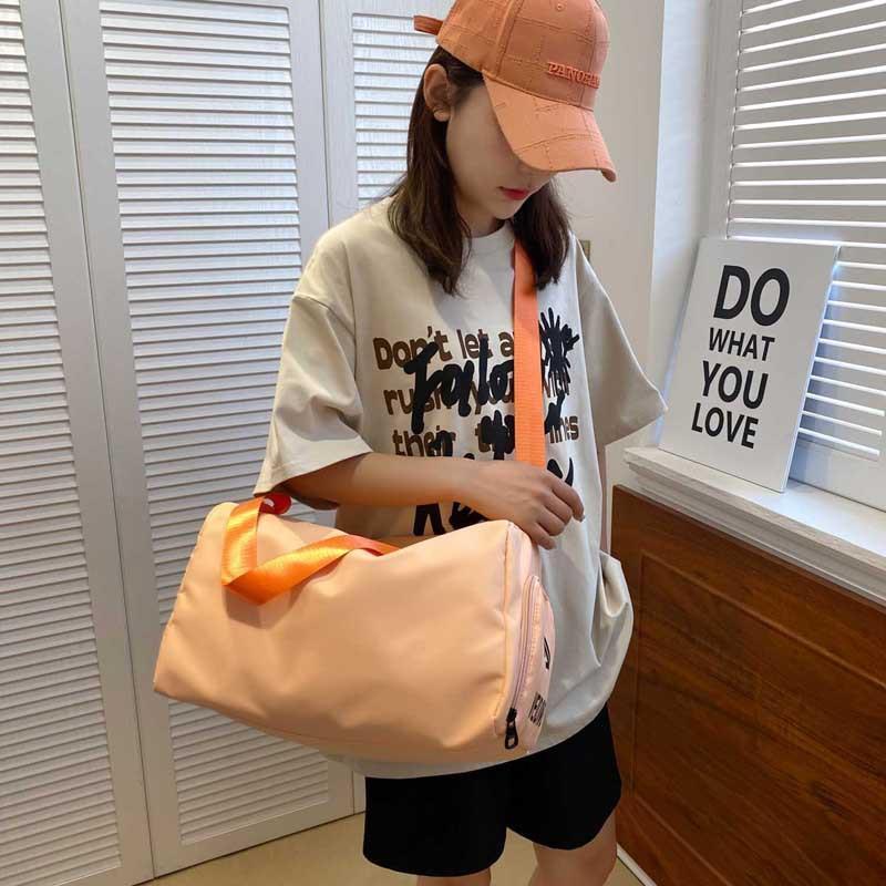 Travel Gym Bag for Women Adjustable Non-Slip Shoulder Strap Dry Wet Separation for Yoga Fitness Outdoor Activities