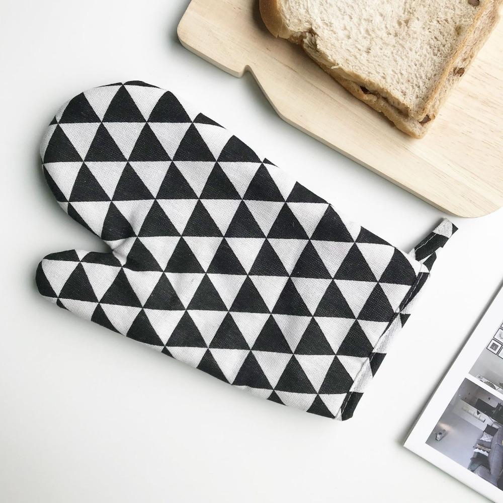 Nordic Wind Microwave Oven Insulated Gloves Hot Gloves High Temperature Resistant Kitchen Cotton Linen Baking