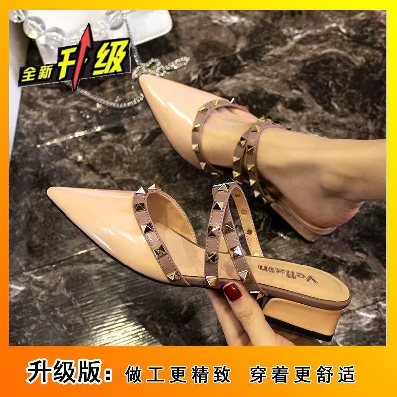 Rivet medium heel baotou cool slippers women's patent leather shallow heel willow pointed half slippers new in summer 2025