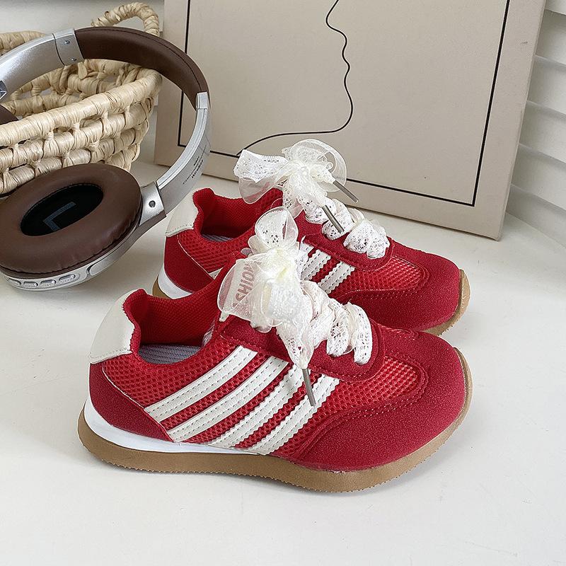 Girls casual shoes 2025 summer new casual shoes children's fashion board shoes medium and older children's versatile sports shoes