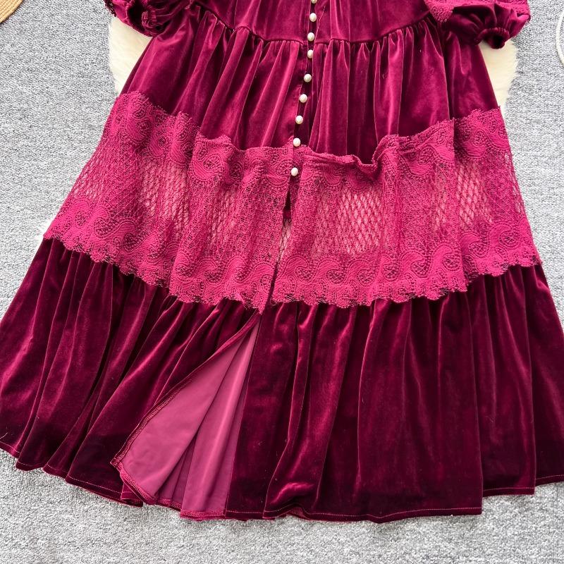 High Street Kleider Frauen Retro Hohle Spitze Patchwork Gold Samt Kleid Französisch Perle Schnalle Taille Länge Vintage Chic Kleider