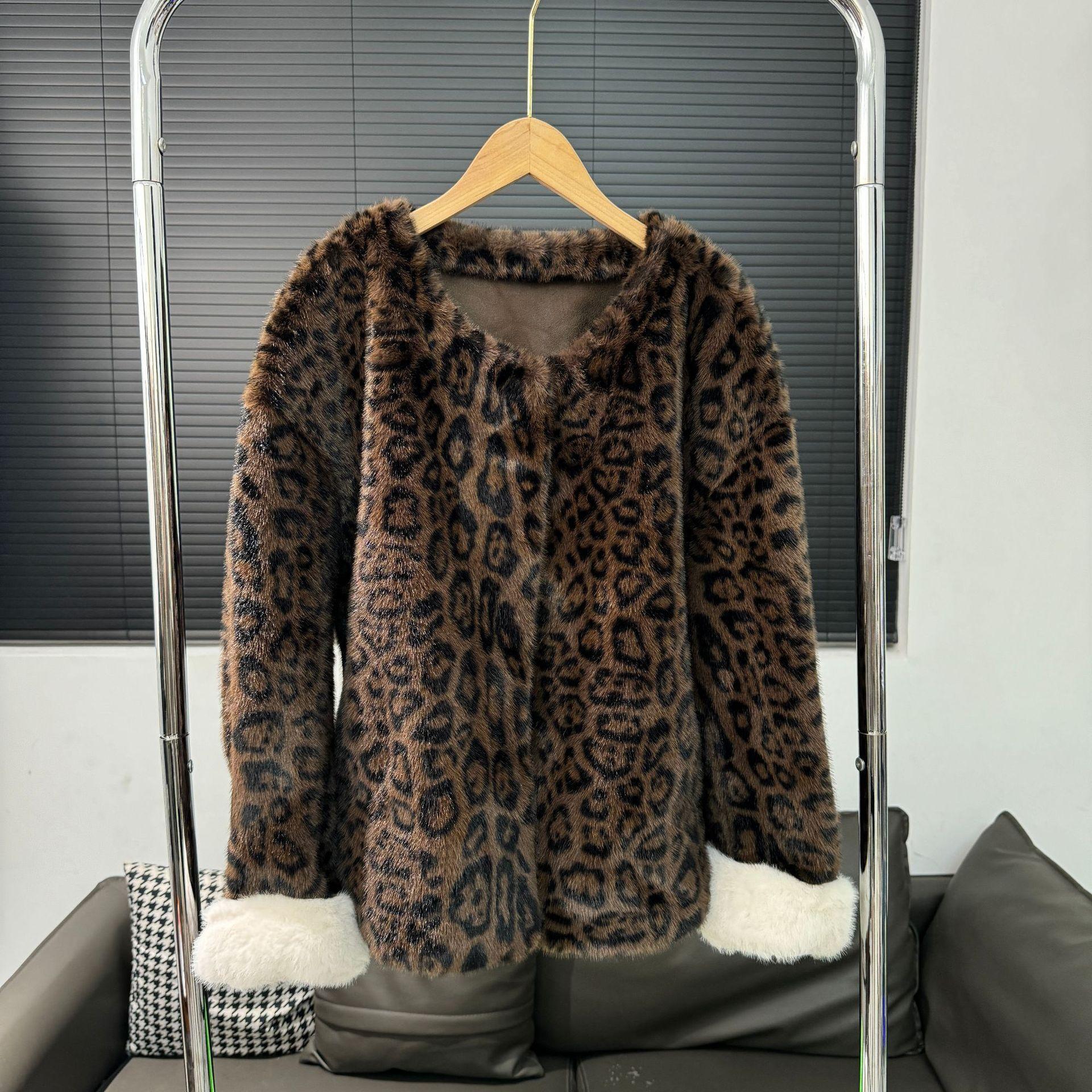 

Осенне-зимнее меховое пальто, экологически чистое меховое пальто, полупальто с круглым вырезом для женщин one size fits all темно-коричневого