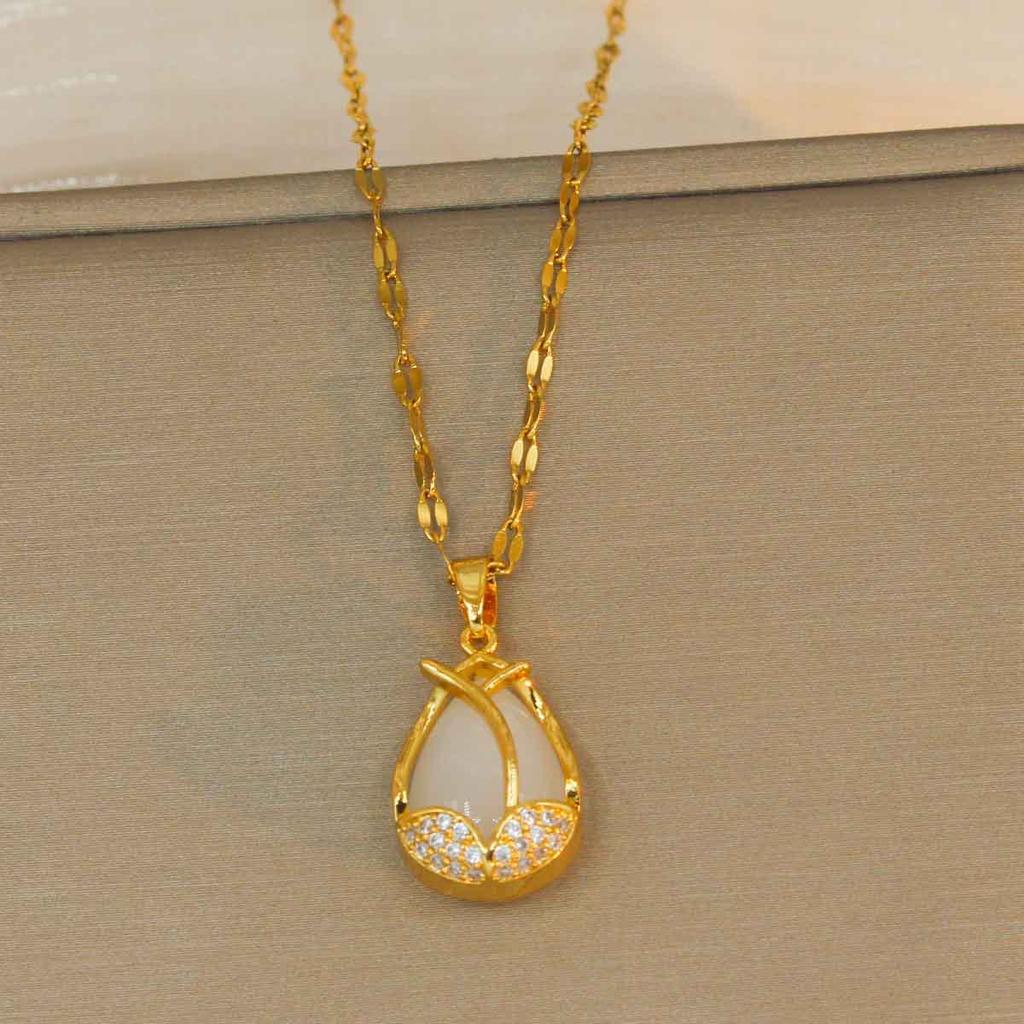 Necklace Titanium Steel Women's Summer Niche Design Sense Light Luxury Necklace Girls Exquisite Versatile Advanced Sense Simple Accessories