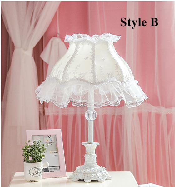 European Creative Lace Fabric White Table Lamps Korean Rural Maid Lovely Small Fresh Resin Lamps Bedside&foyer&bedroom SFY006