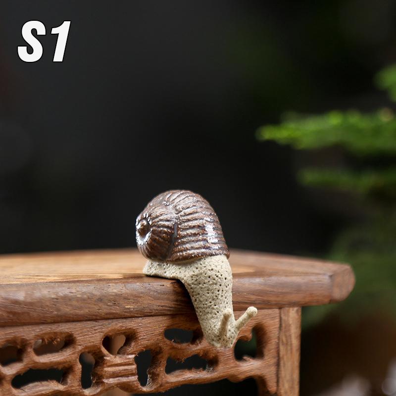 Ceramic Small Snail Ornaments Bonsai Micro Landscape Tea Pets Snail Figurine Creative Garden Living Room Desk Decoration Crafts