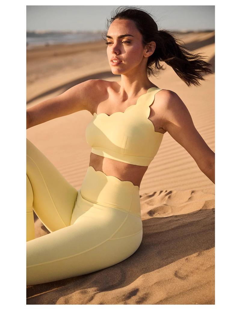Shockproof Medium Support Backless Sports Bra with Removable Cups - Minimizes Chest Appearance for Yoga & Fitness