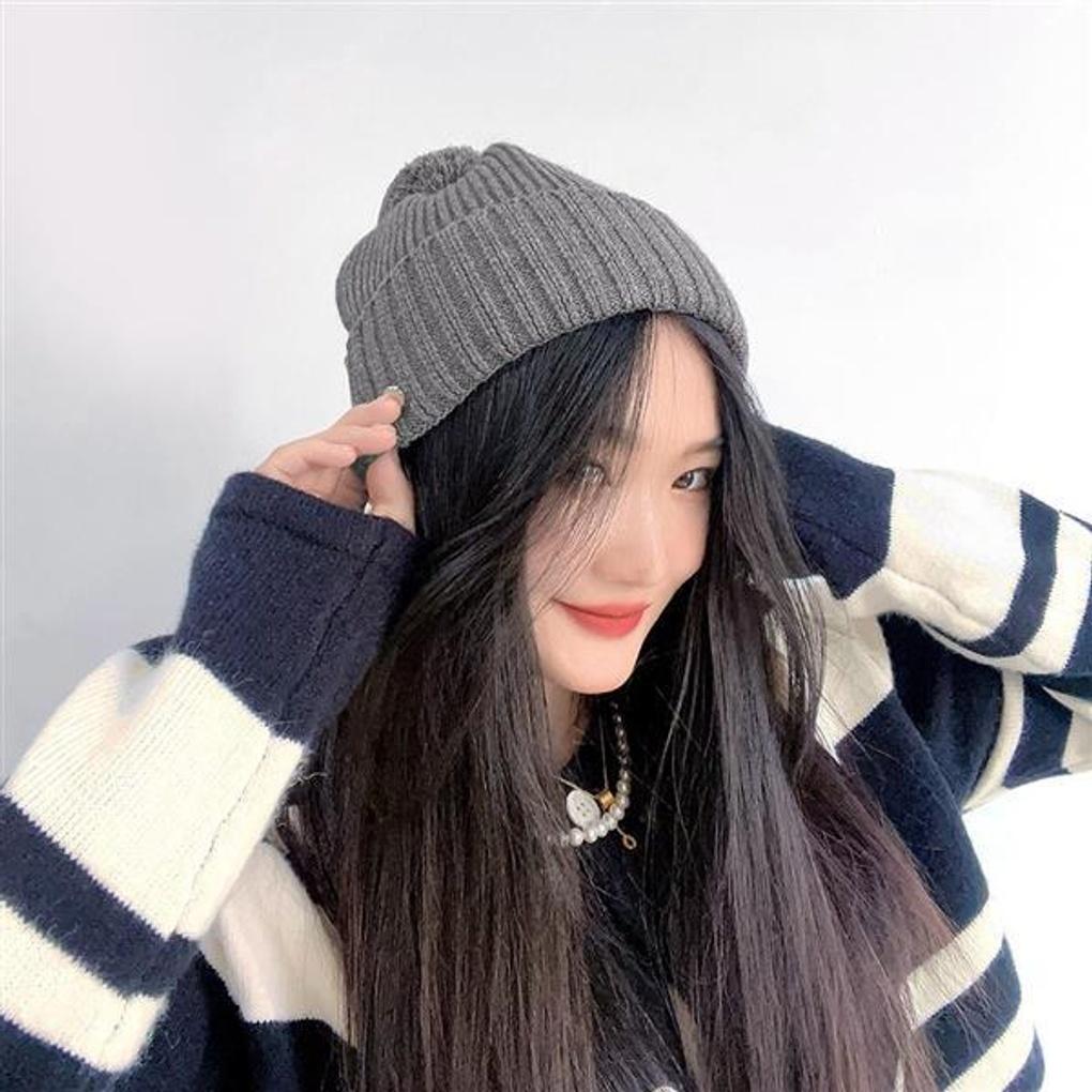 Pom-pom drop knit beanie (gray)