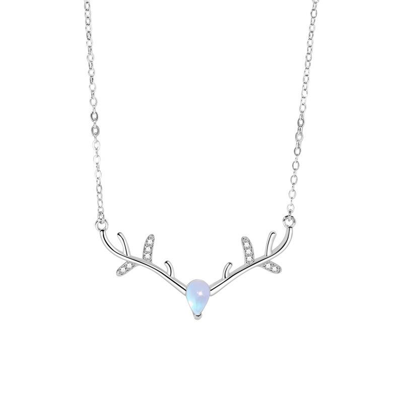 Elegant Elk Pendant Necklace in S925 Sterling Silver for Women – High-End Fashion Versatile Clavicle Chain