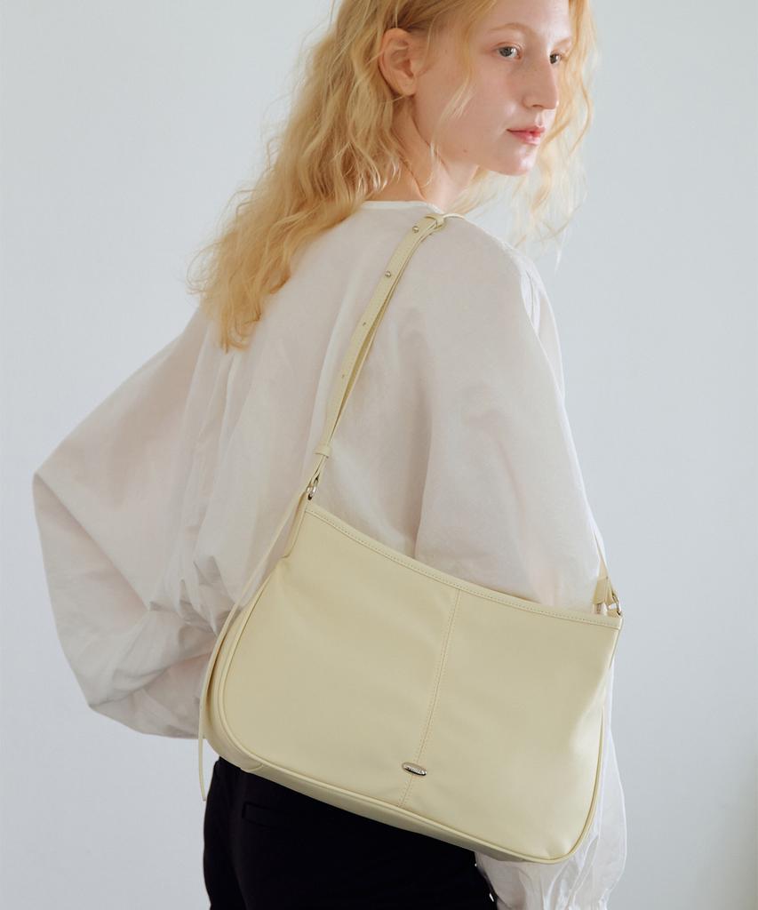Ovhee Loe Nylon Shoulder Bag_Custard