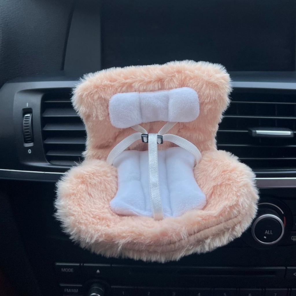 Bezpečnostní autosedačka pro panenku kreslený model židle pro Labubu Dekorace výstupu autosedačky pro panenku Labubu Styling interiéru auta