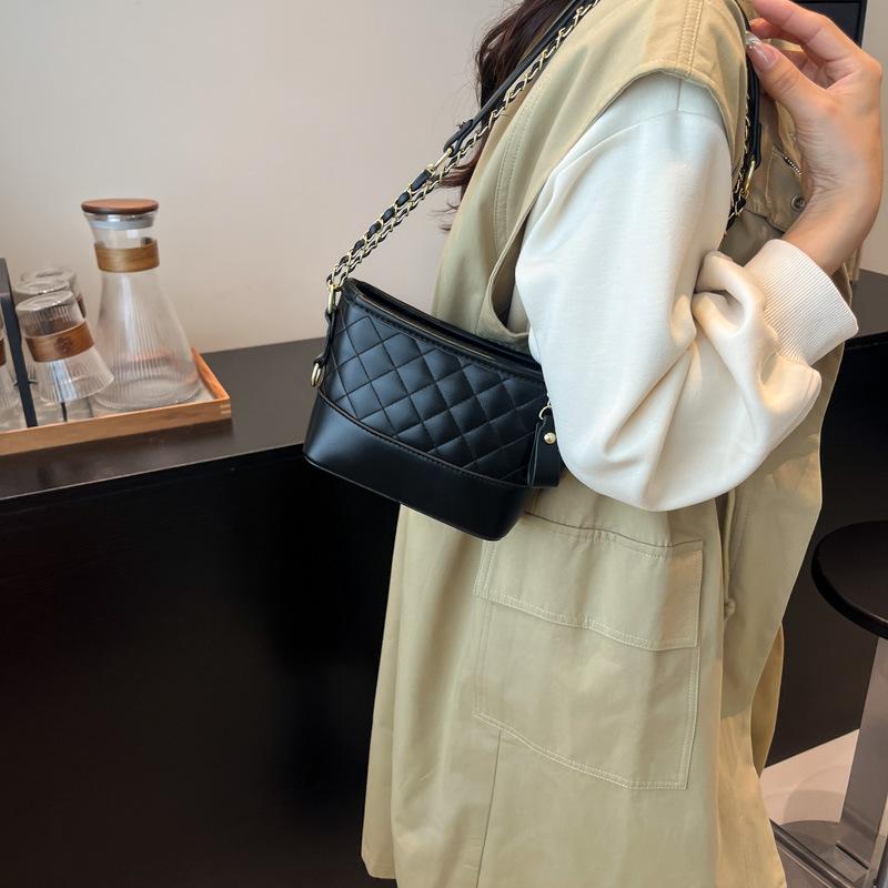 Rhombus chain bag women's summer 2025 high-end retro shoulder stray bag popular messenger bucket bag