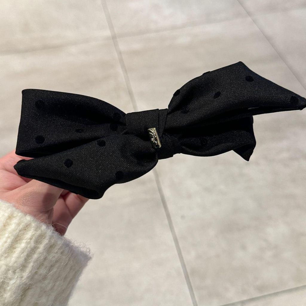 Retro Plaid Wool Bow Hair Clip – Age-Reducing, Girlish Bun Accessory