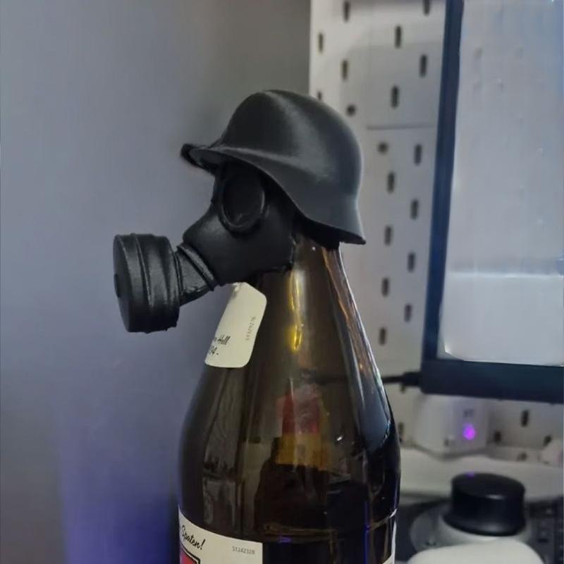 D5 3D Printing Gas Mask Beer Bottle Topper Reusable Novelty Air-Tight Cap for Liquor Preservation Dustproofing Beer Cover Cap