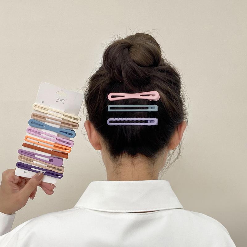 Bold Wavy Side Candy-colored Hairpin Alloy Solid Style for Casual to Dressy Outfits