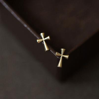Cross Stud Earrings Women's Simple Niche Design Sense Gothic Temperament Retro Glossy Earrings