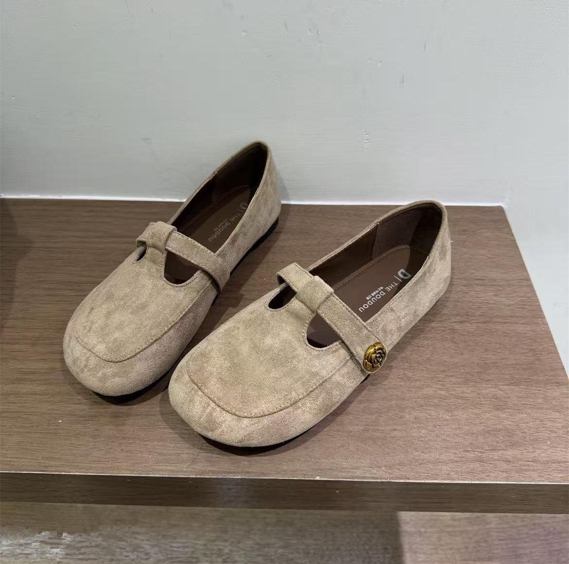 

2025 осень новые туфли бабушки с квадратным носком на мягкой подошве на плоской подошве туфли Мэри Джейн сказочный стиль японские с мелким вырезом маленькие кожаные туфли 40 хаки