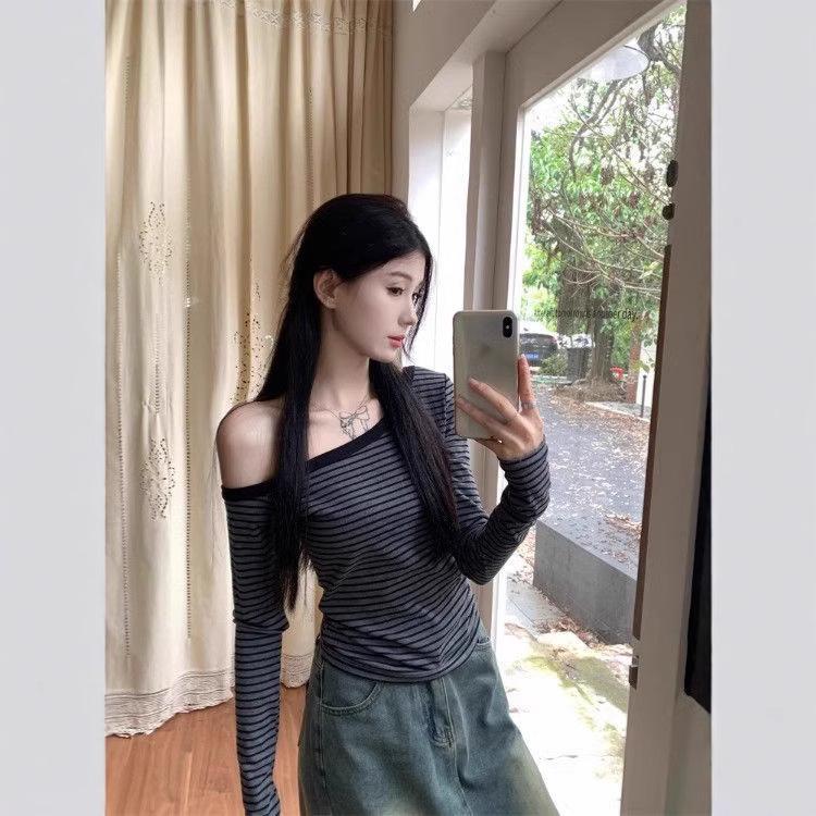 Korean Chic Gray Striped Off-Shoulder Slim-Fit Women's T-Shirt