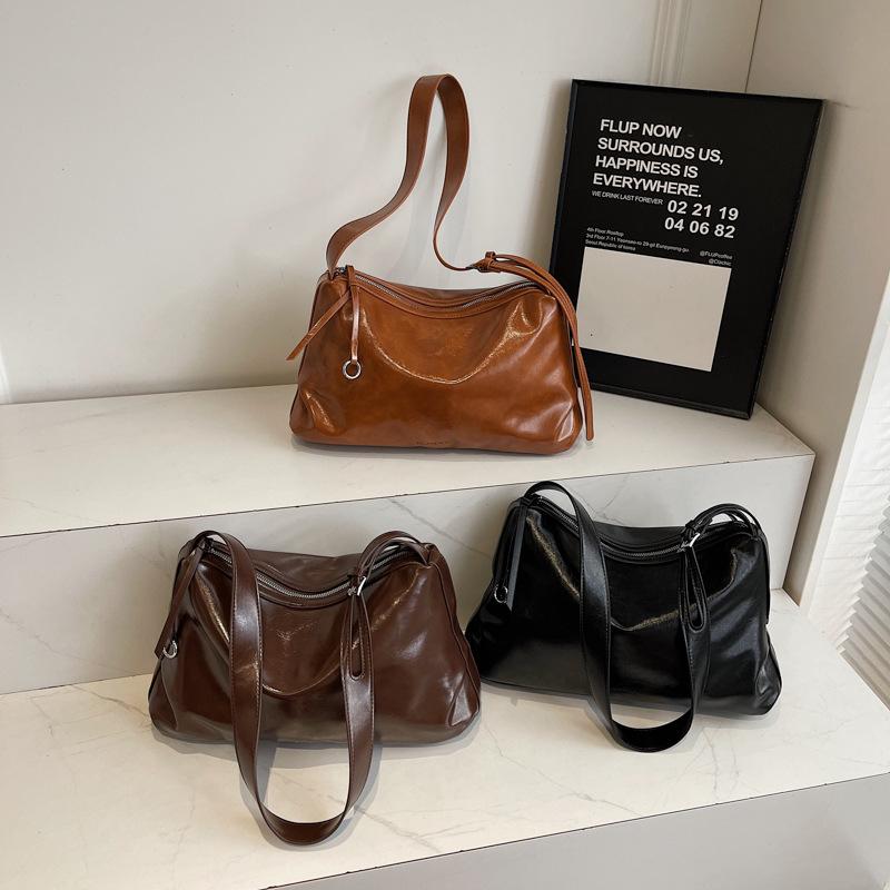 Tote Bag, A Trendy Single-shoulder Bag for Women, Is A Large-capacity Fashionable Commuter Underarm Bag