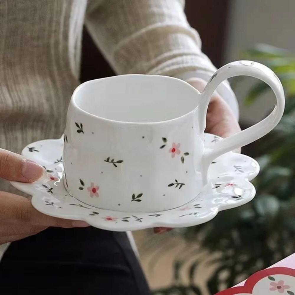 Ručně malovaný květinový keramický šálek, podglazurně barvený šálek na kávu