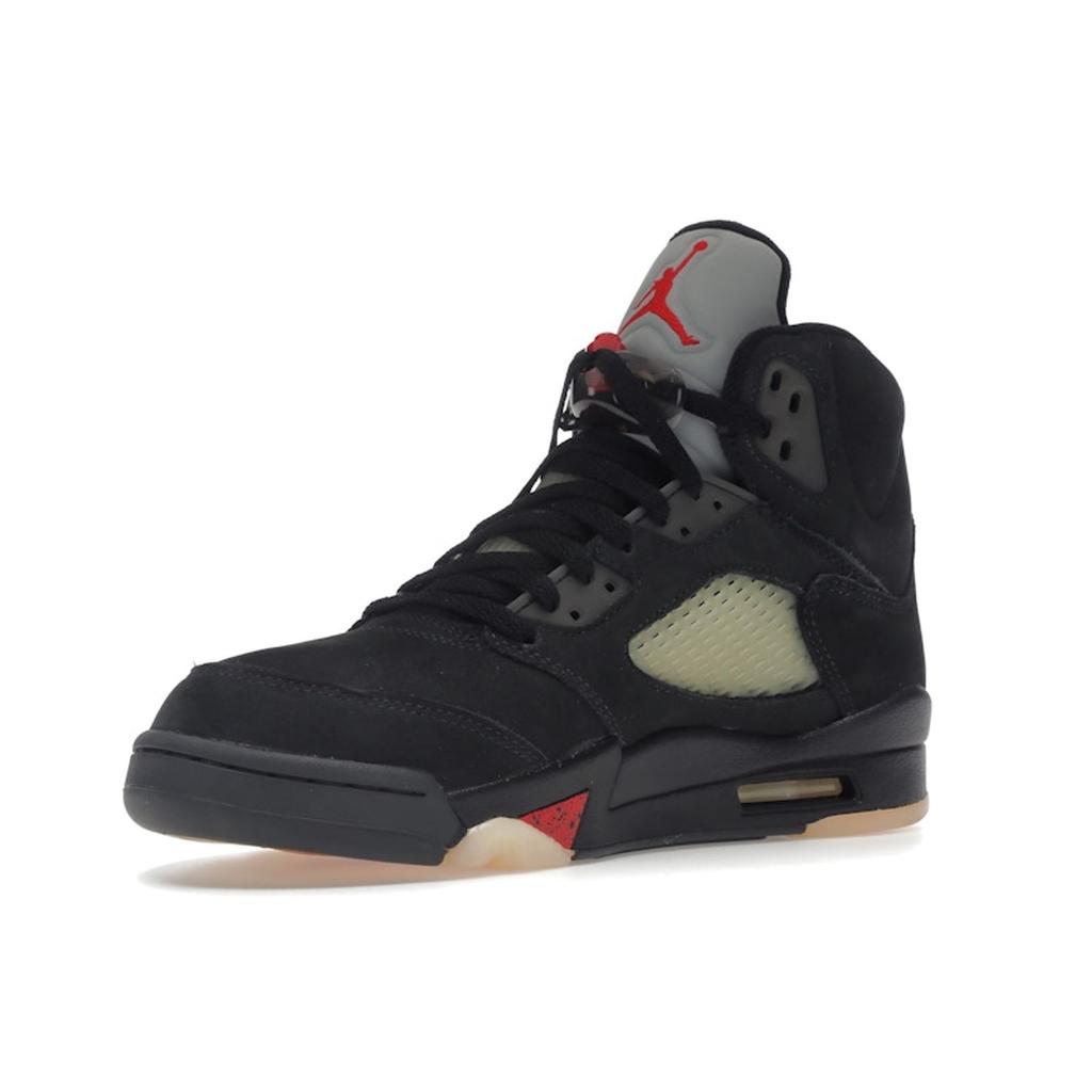Air Jordan 5 Retro GORE-TEX Off-Noir Women Sneakers Black Fire-Red Muslin DR0092-001